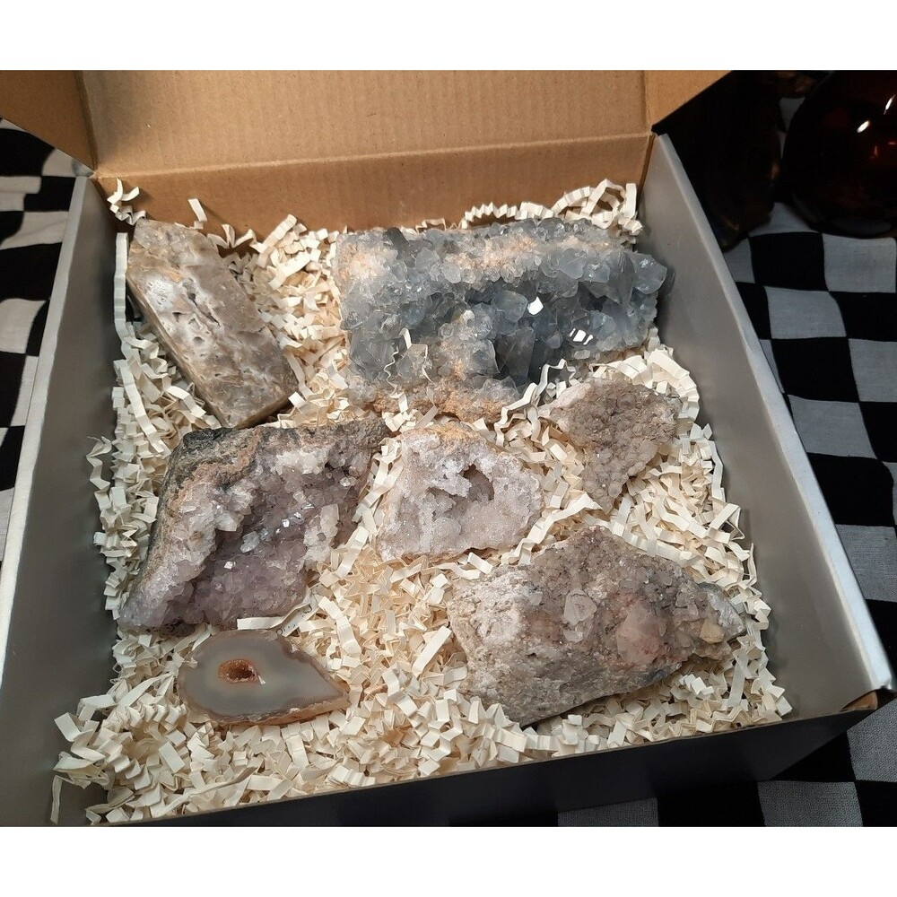 Natural Crystal Geode Rocks Collection Box - Picture 2 of 8